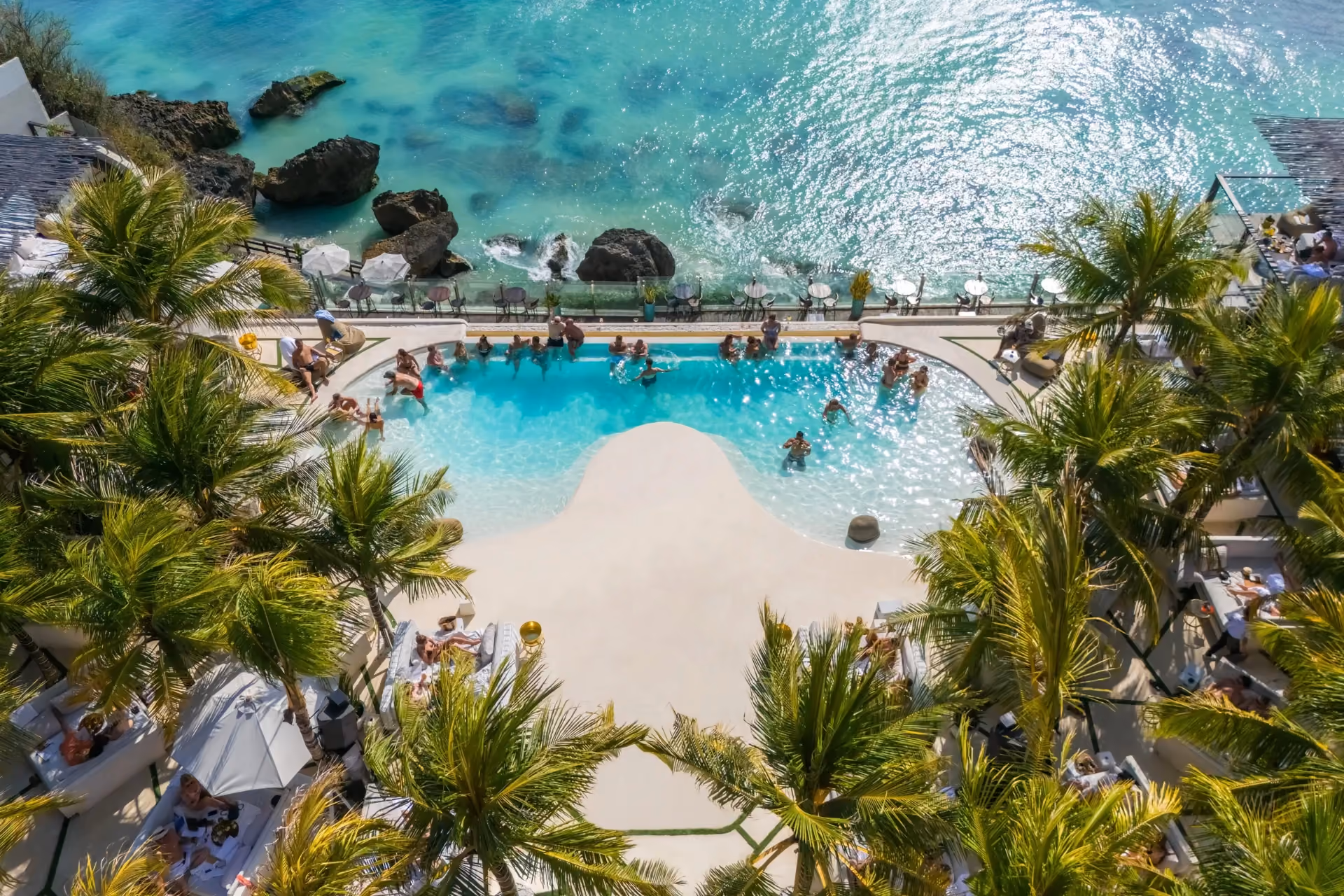 El Kabron Cliff Club