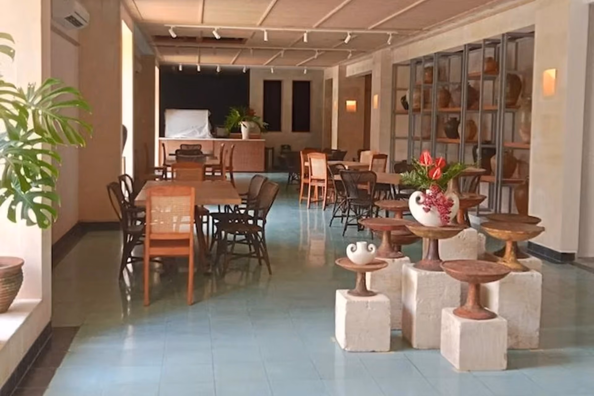 Beautiful Arts displayed inside the Jenggala Gallery.