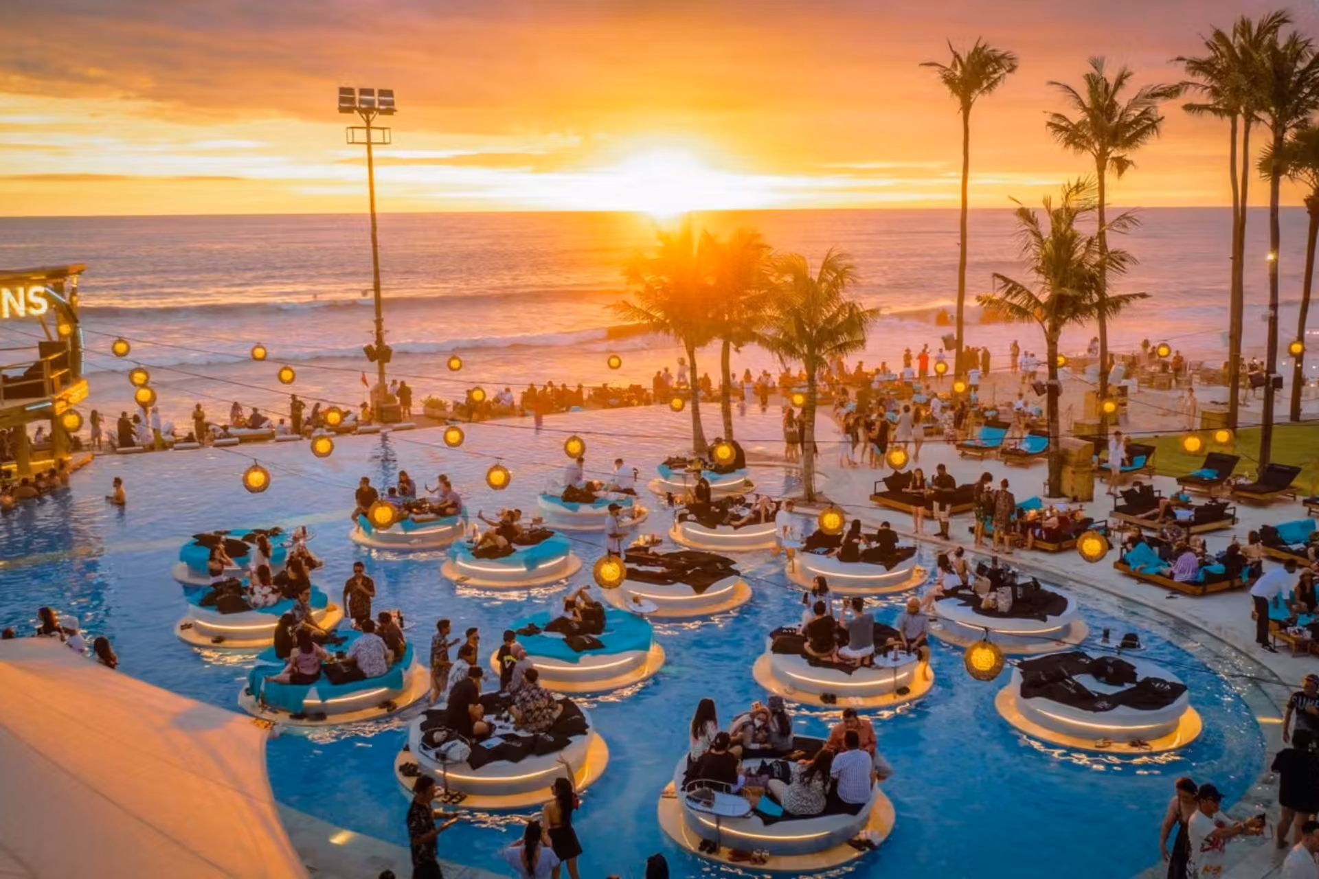 Finns Beach Club