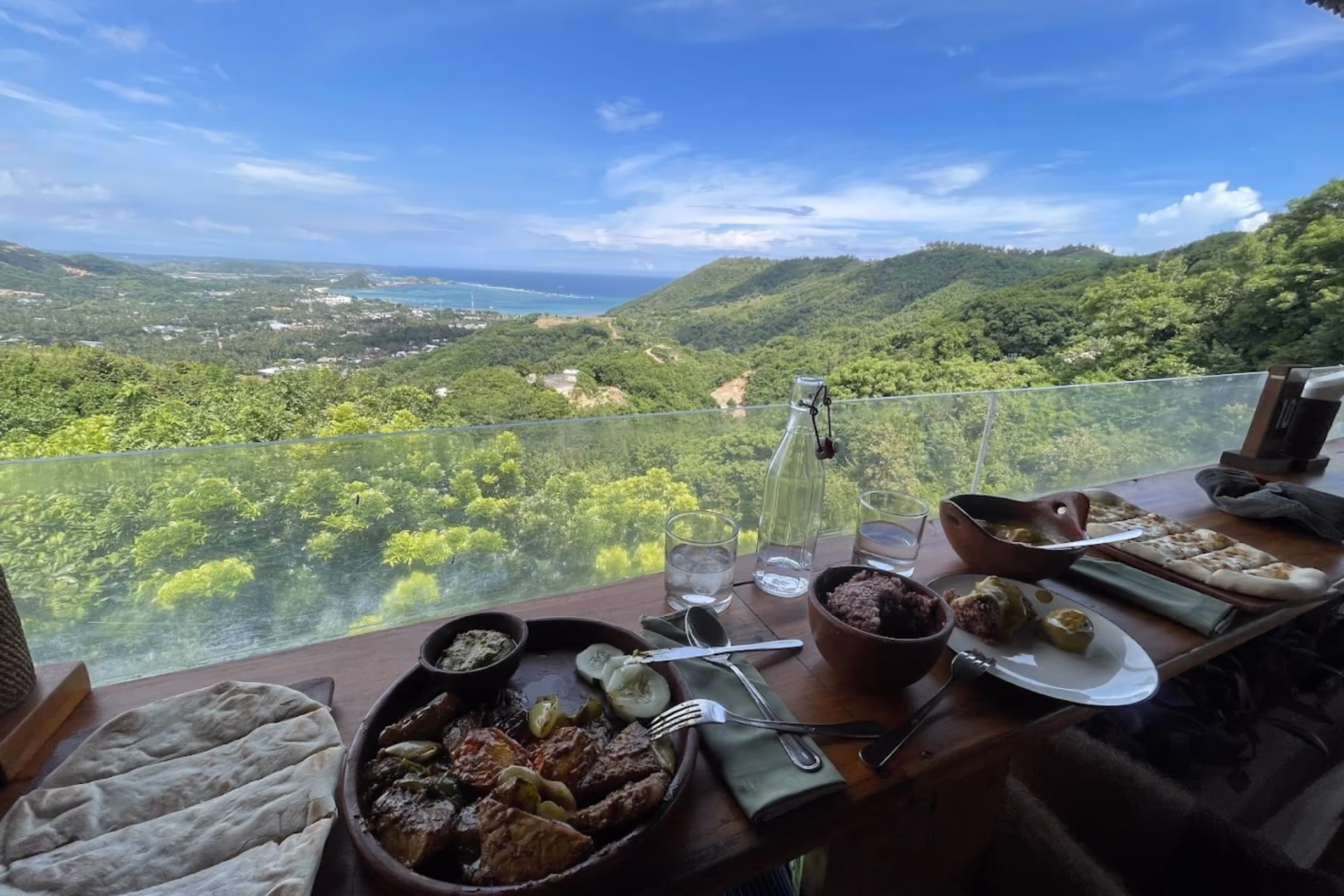 ASHTARI - Slow Food / Yoga / Loft