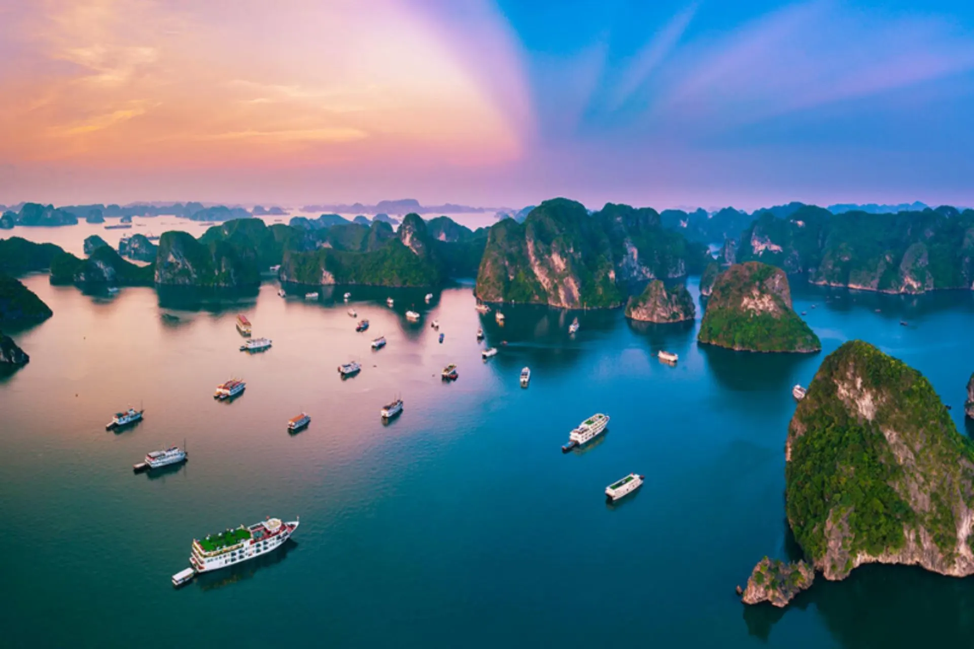 Halong Bay: Everything You Need to Know[2025]