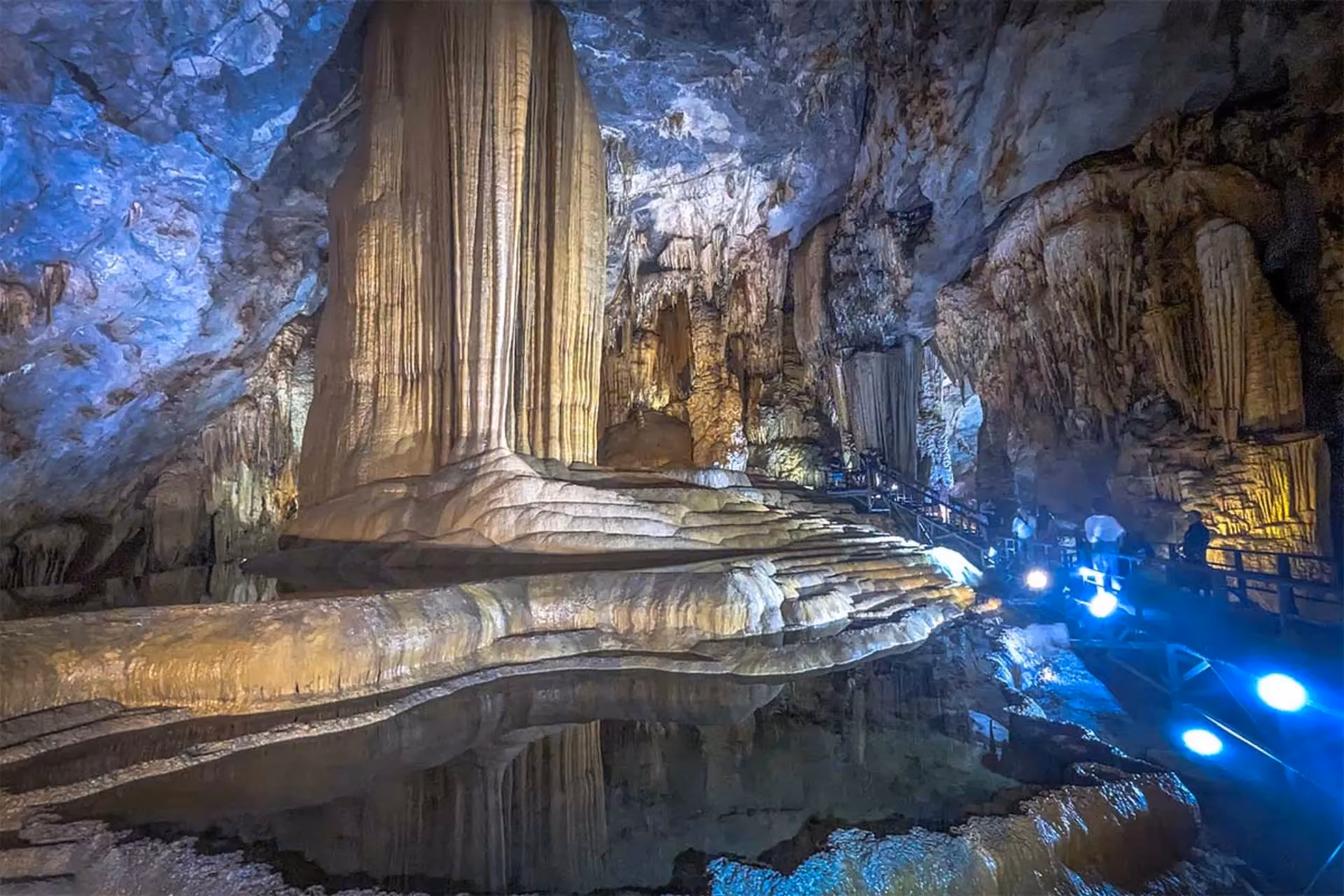 Paradise cave goes on for more than 31 kilometers
