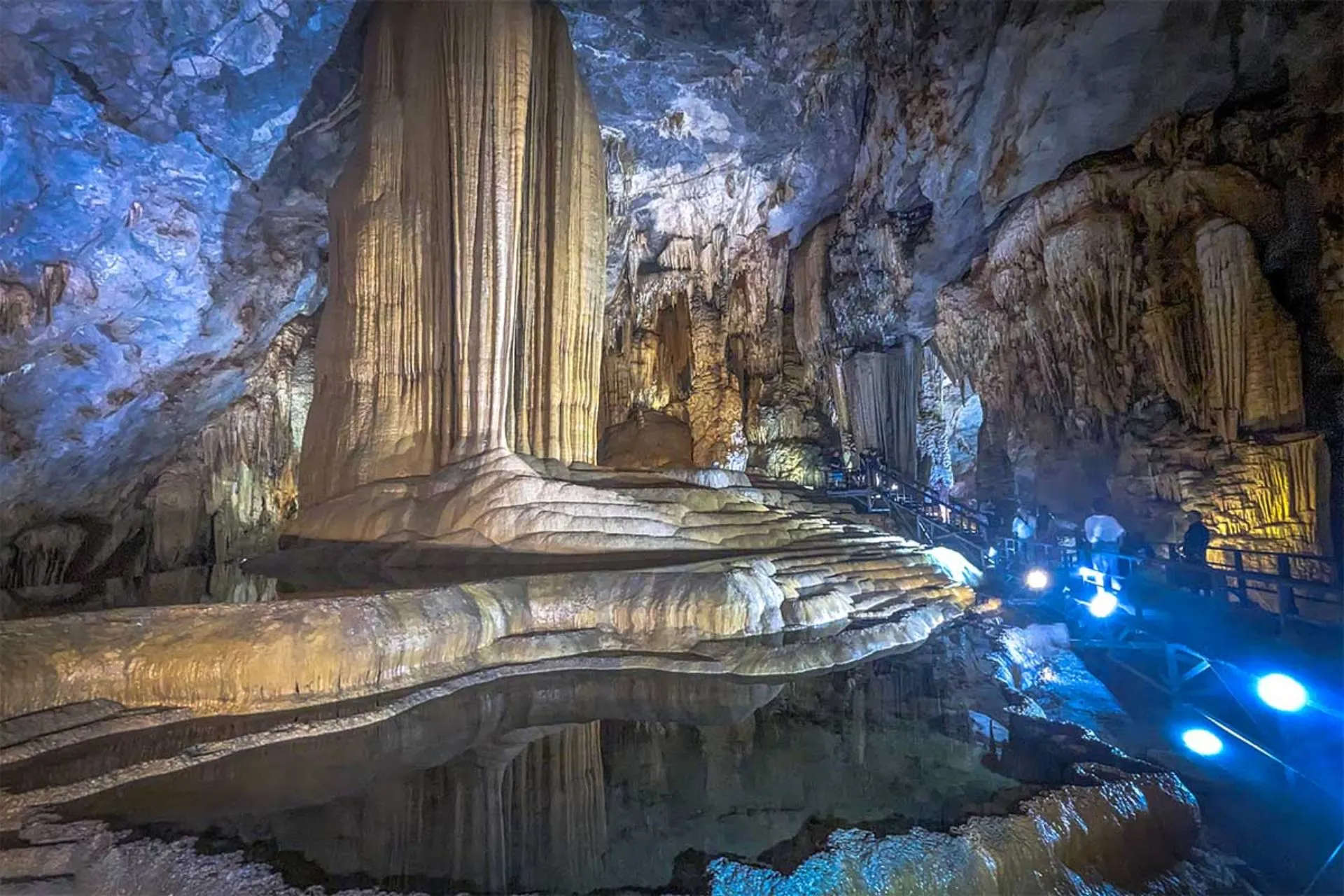 Paradise cave goes on for more than 31 kilometers