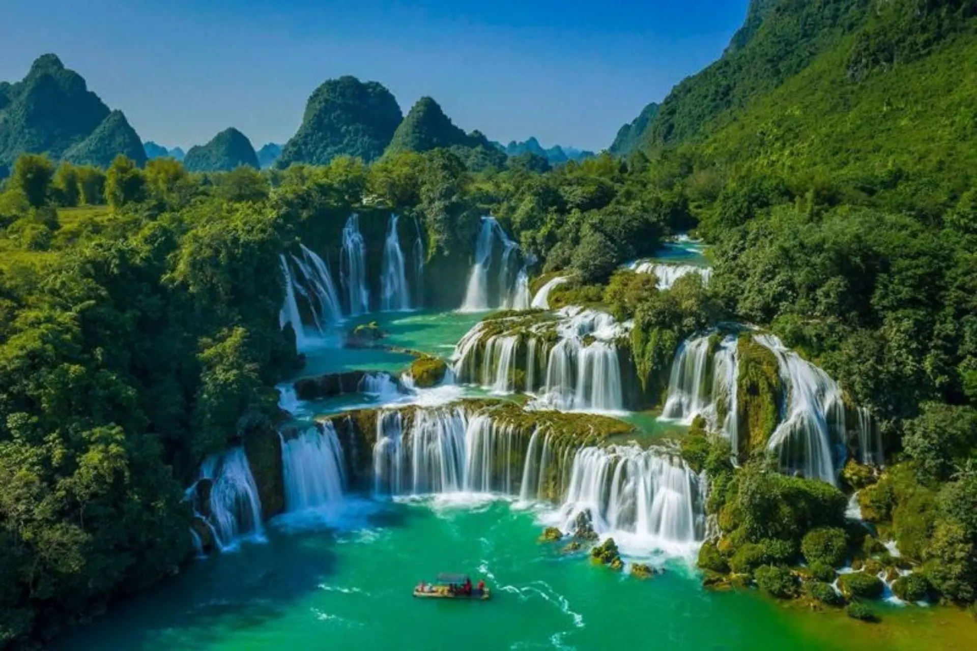 Ban Gioc Waterfall: An Honest & Complete Travel Guide [2025]
