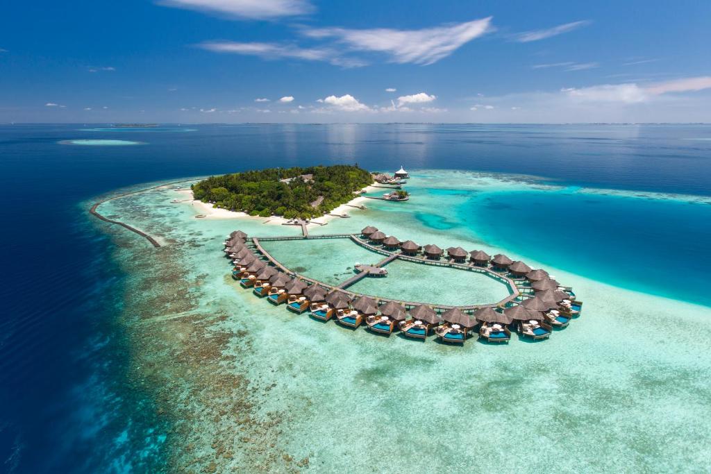  Baros Maldives is situated on a small island in the Maldives