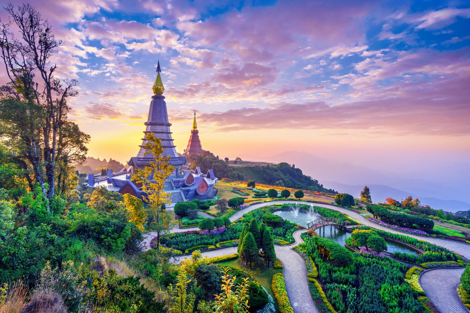 Thailand v/s Vietnam: Which Country Should You Choose for Your Next Trip?