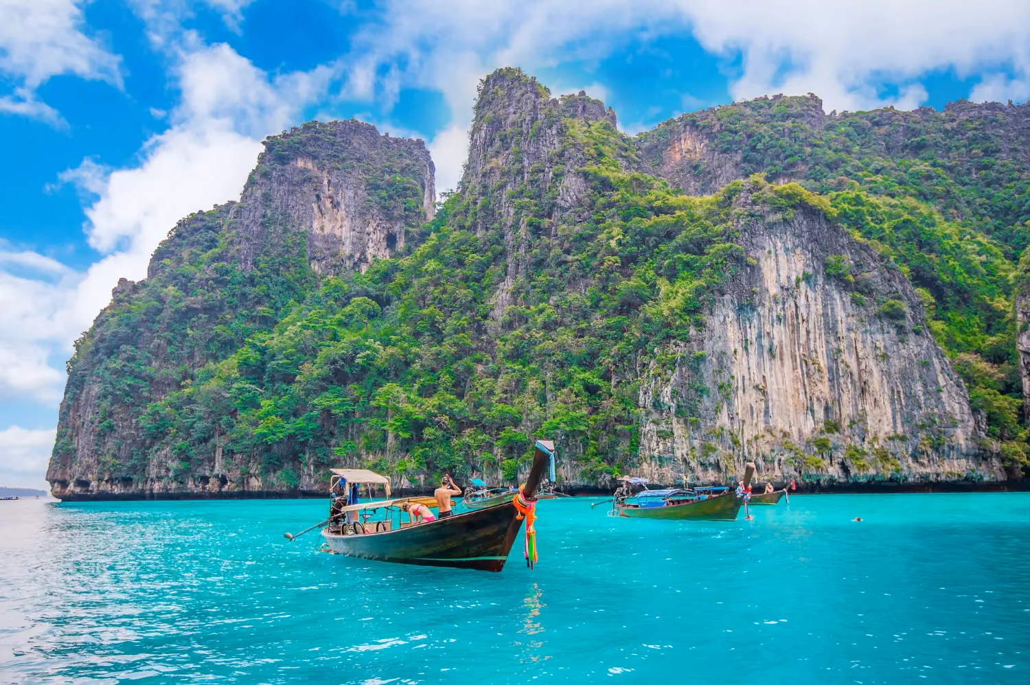 Best Scuba Spot in Koh Phi Phi – Bida Nok and Bida Nai