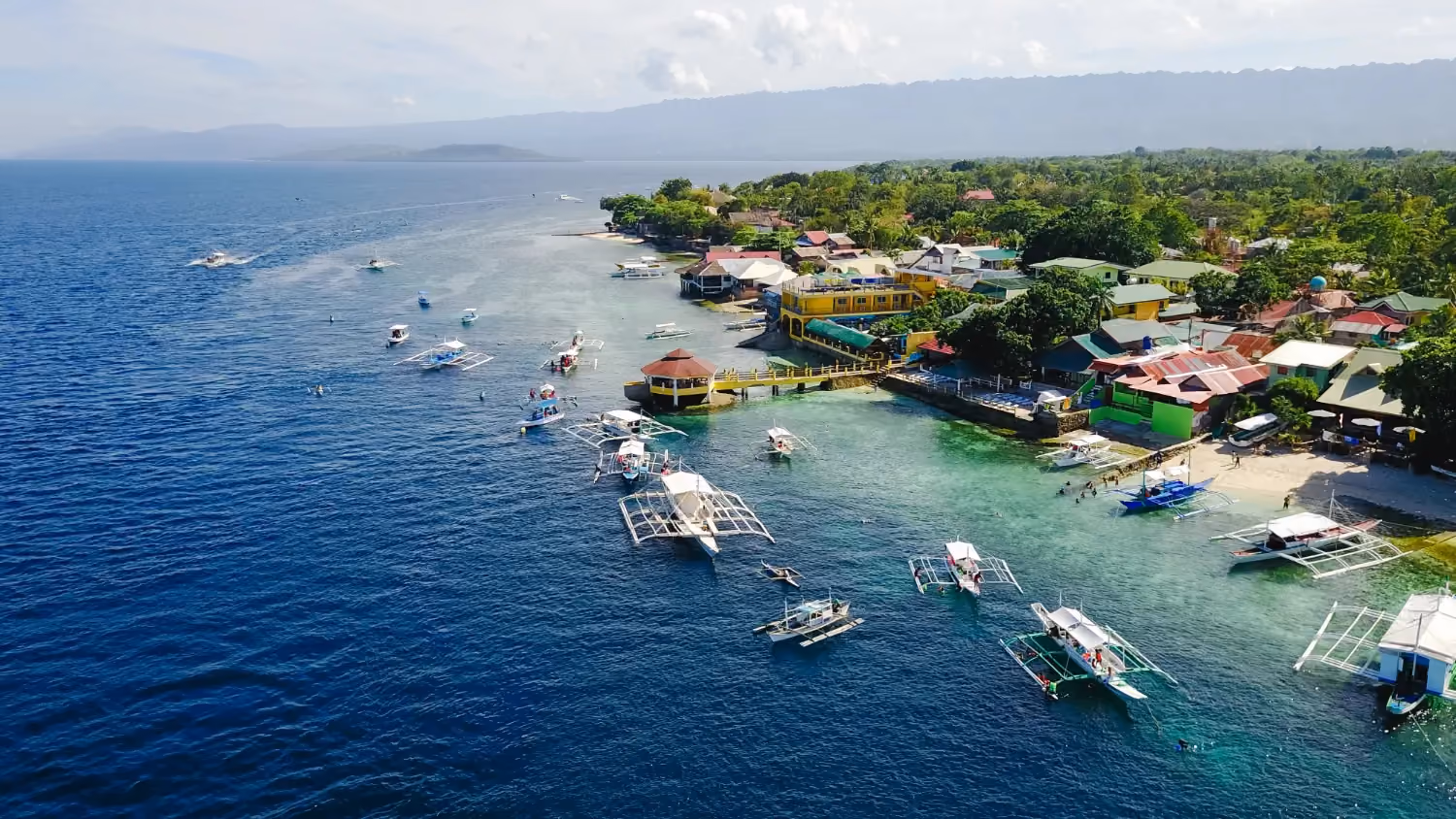 Clear skies and calm seas make April ideal for island hopping in the Philippines.