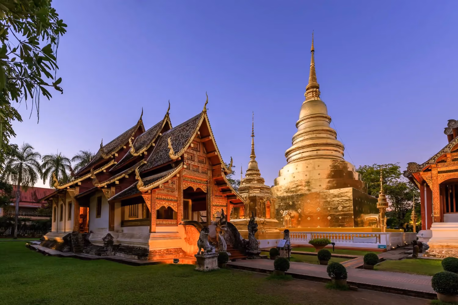 Golden beaches, island hopping, and lively nights make Thailand ideal for quick and affordable couple trips.