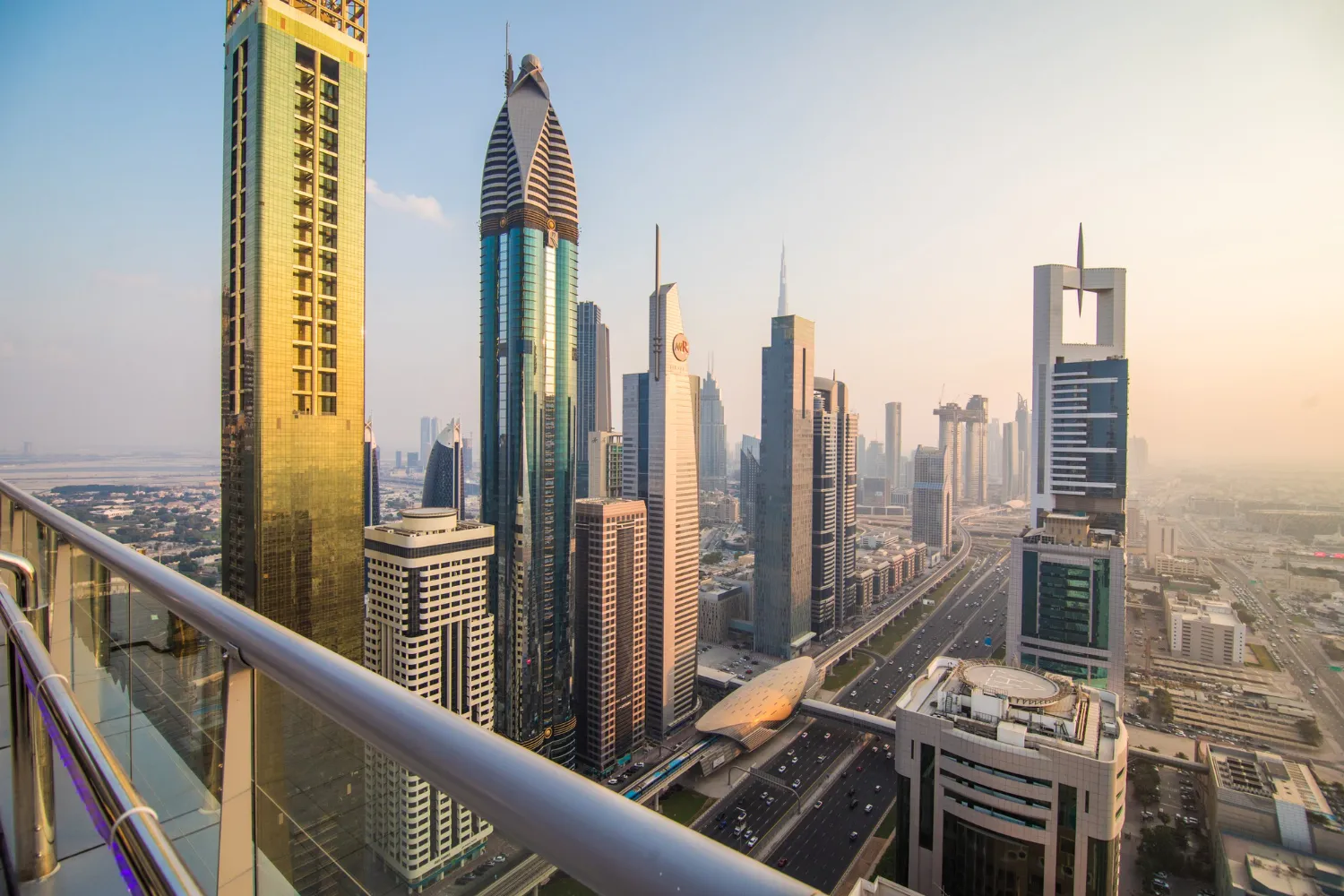 Honeymoon in Luxury: Oman vs UAE Travel Guide for Couples