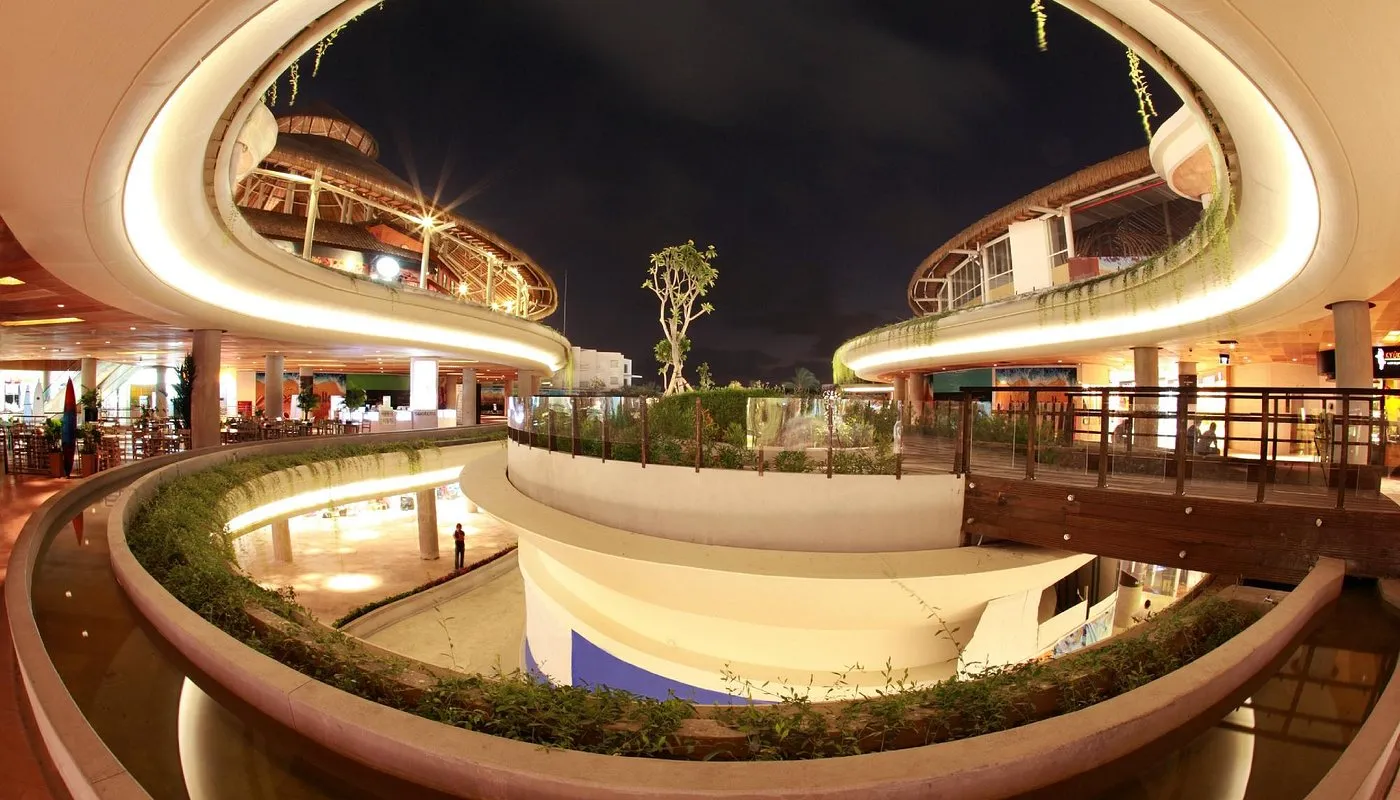 Beachwalk Shopping Center