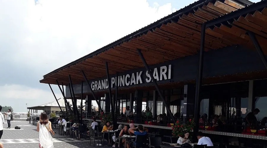 Grand Puncak Sari Restaurant