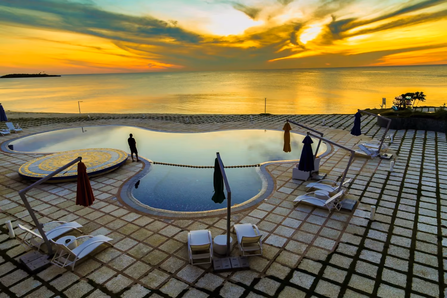 Island blues and barefoot luxury at The Naka Island