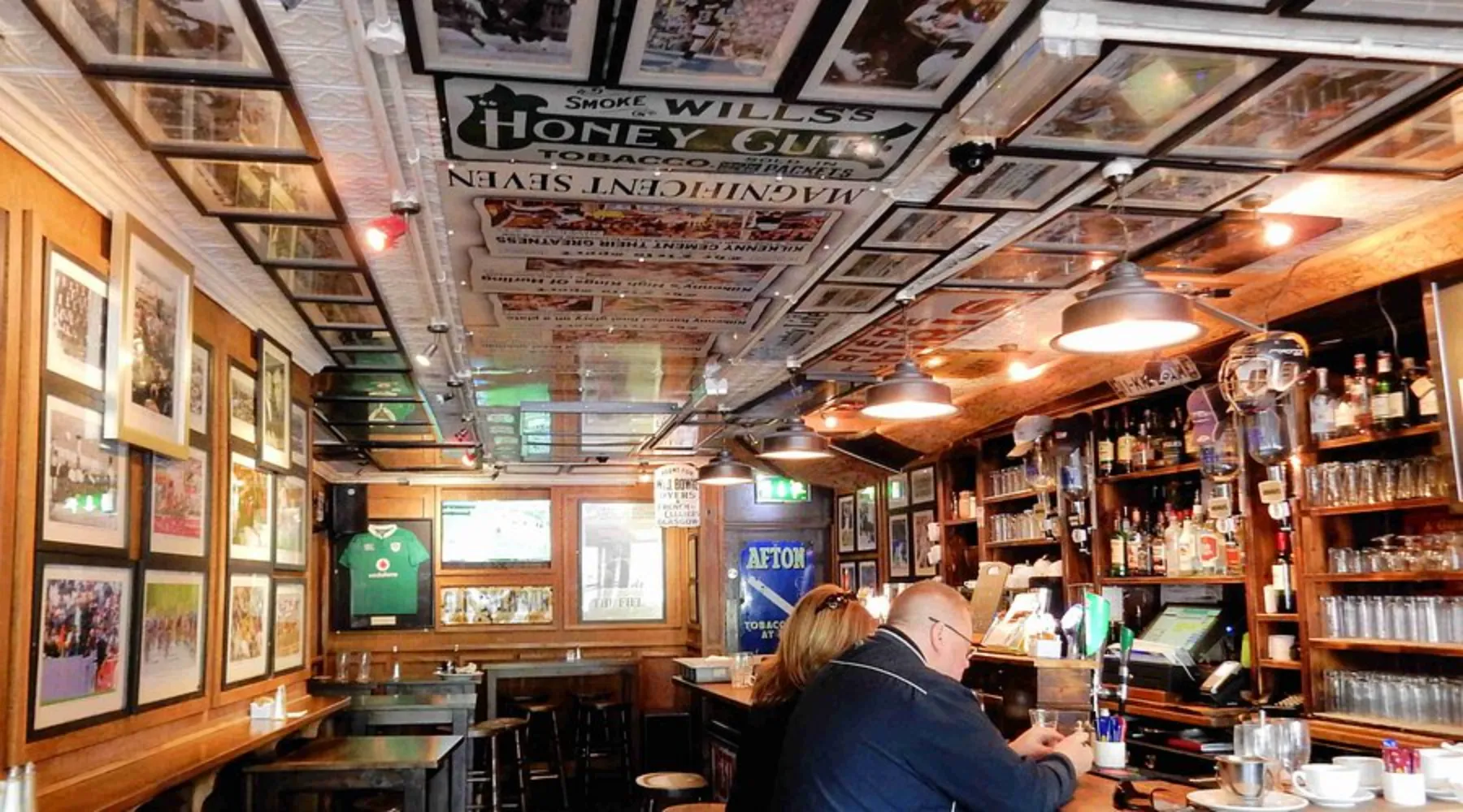 Farm-to-table dining surrounded by rice fields and peaceful countryside views.