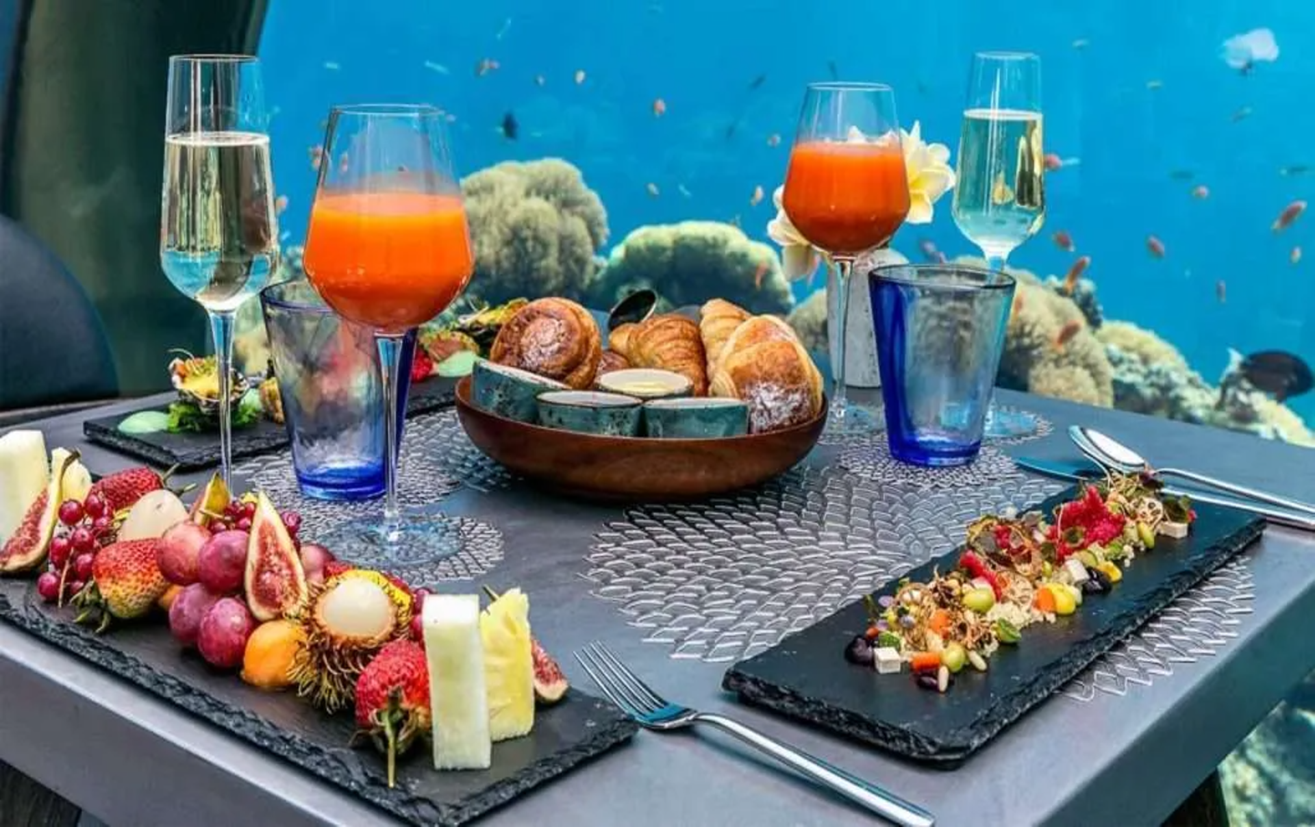 5.8 Undersea at Hurawalhi Maldives