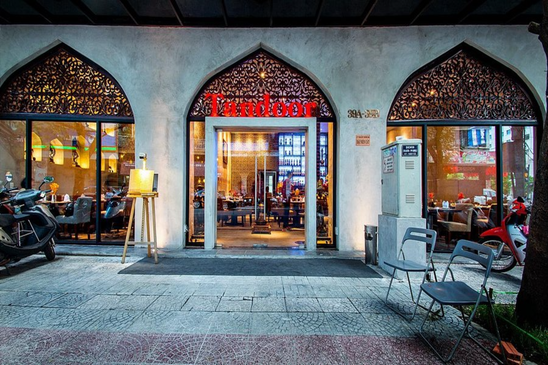 Timeless Indian dishes cooked in a traditional tandoor, bringing authentic taste to every plate.