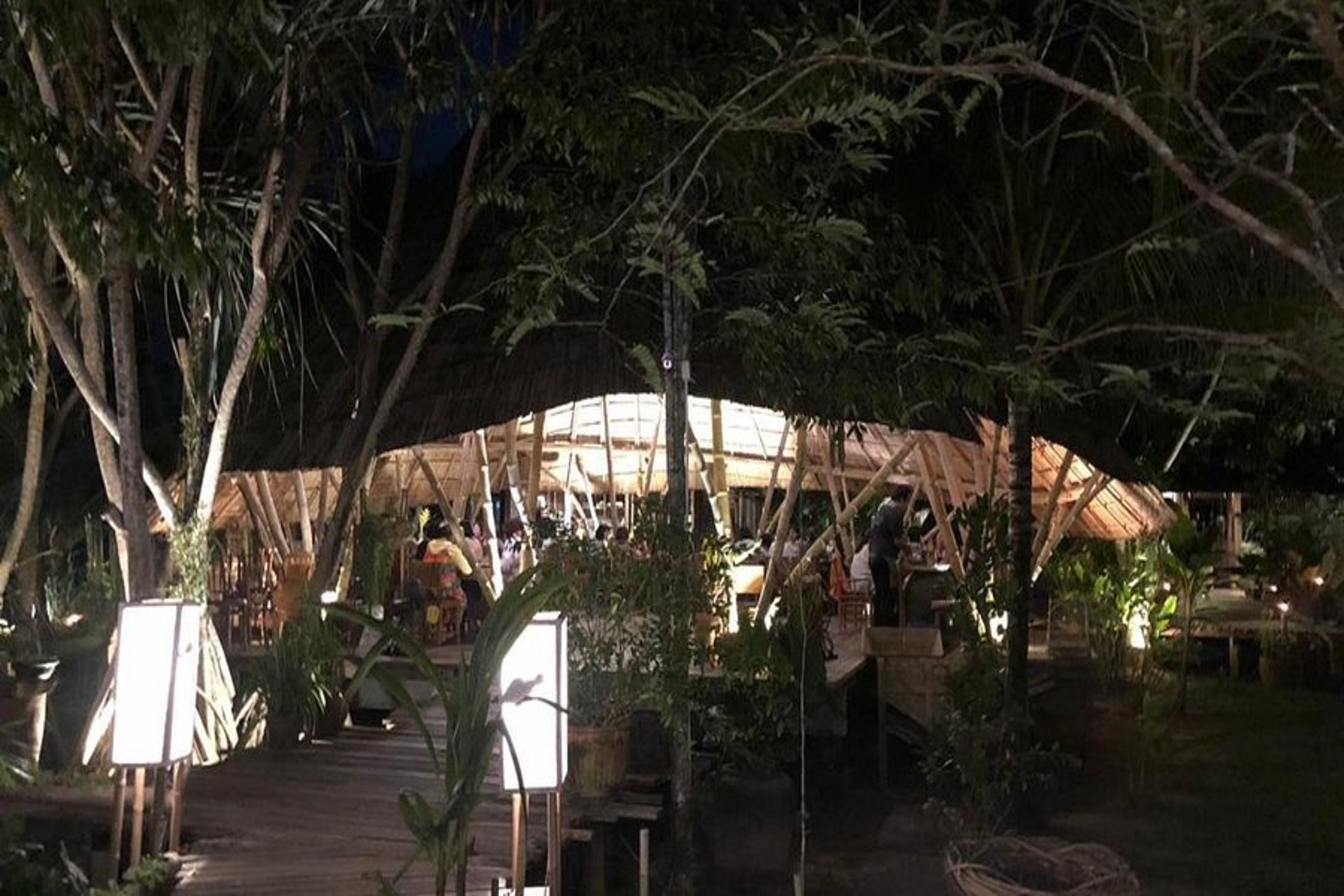 A taste of true Thailand — warm smiles, fresh flavours, and a romantic Thai dining experience