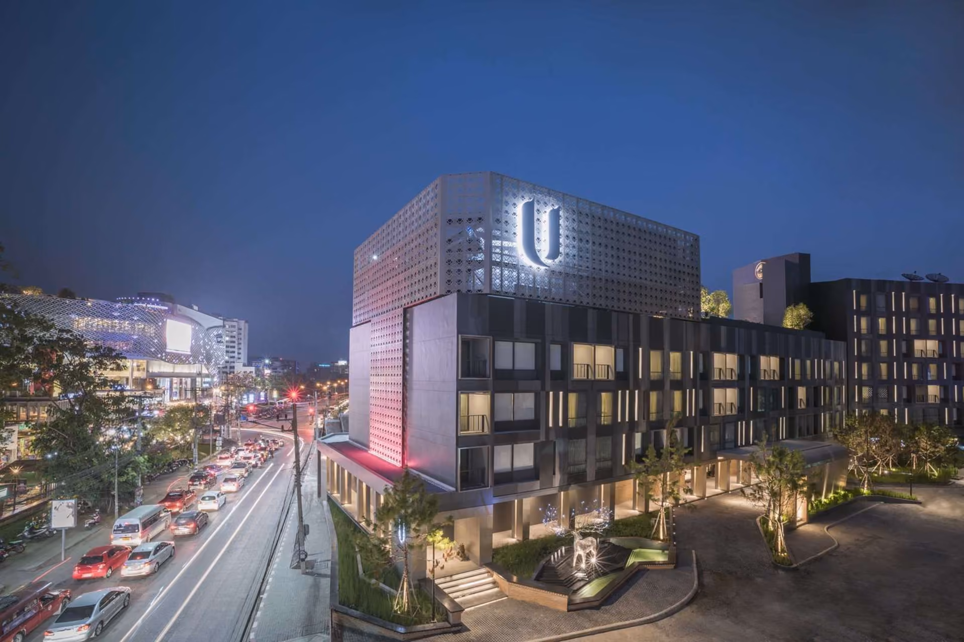 Modern comfort meets city vibes — sunset views from the rooftop, made for couples.