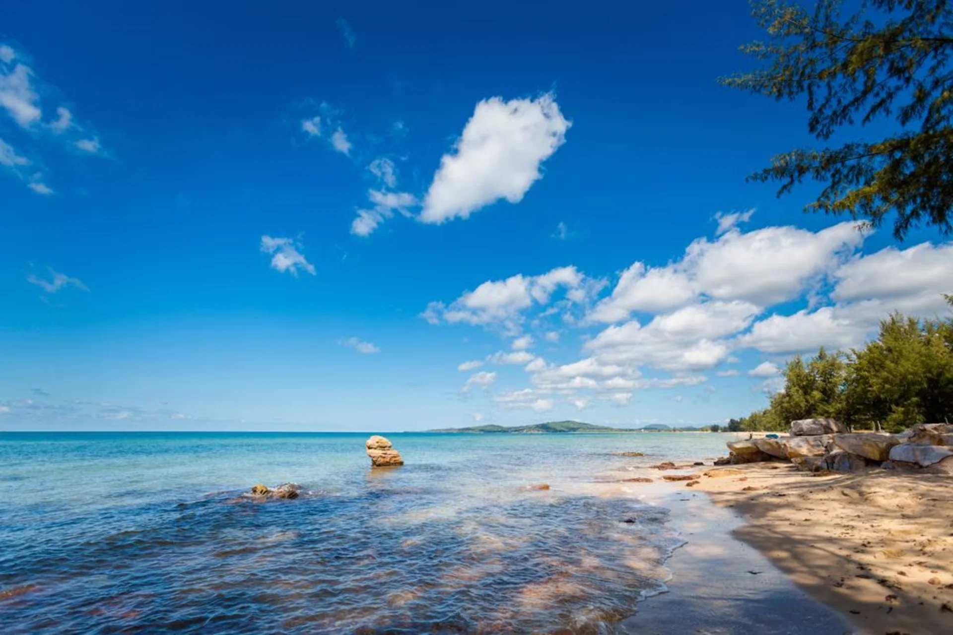 Golden sunsets and calm shores — Ong Lang Beach is made for slow, peaceful moments