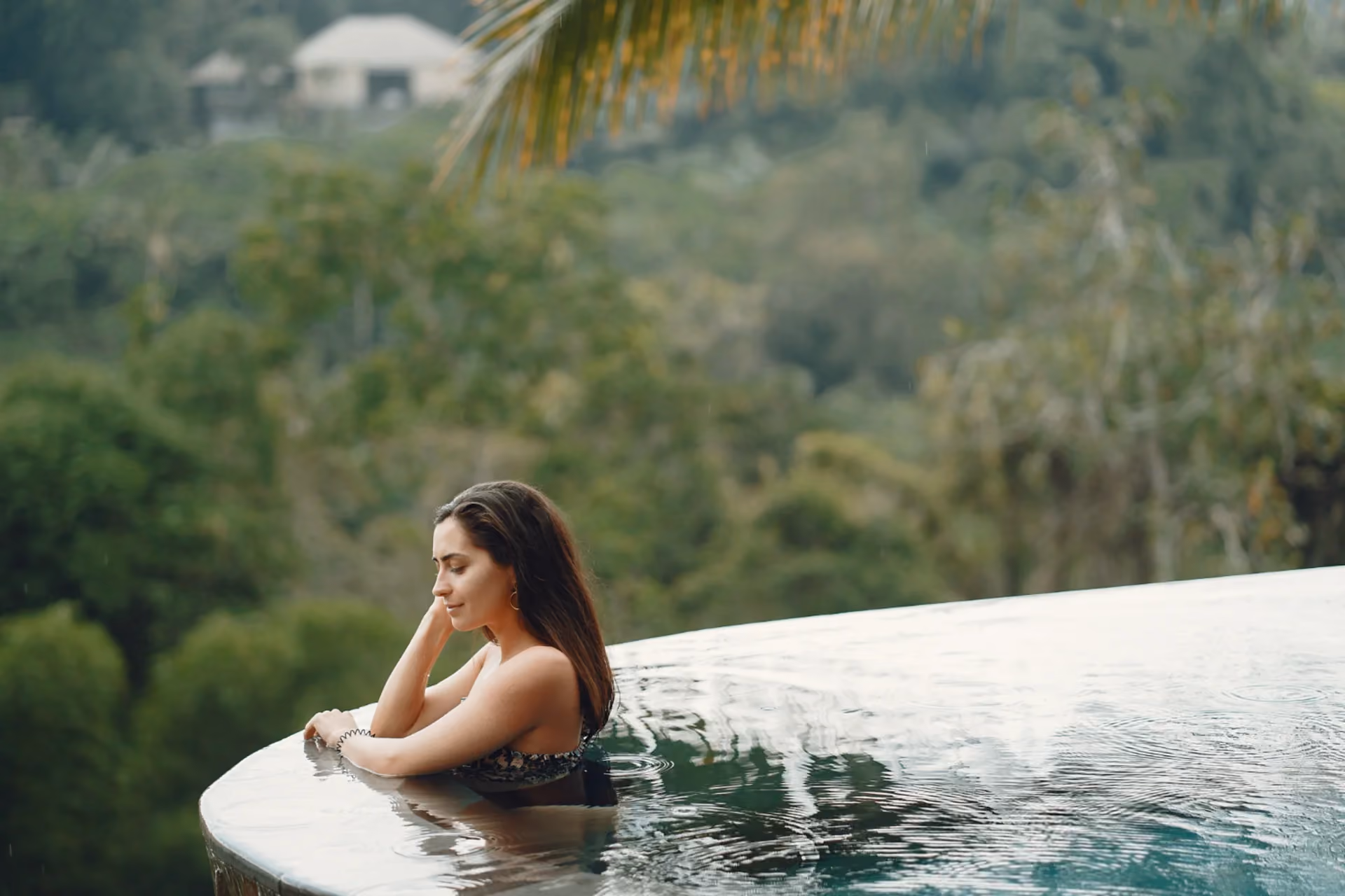 Spa-style rooms, natural hot springs, and total peace — a wellness retreat made for couples