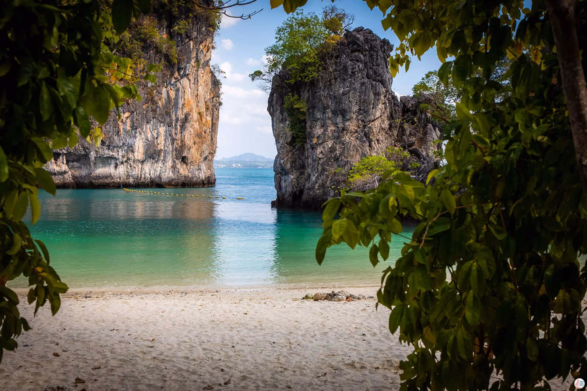 White sand, emerald lagoons, and postcard-perfect views—Hong Island is pure island beauty.