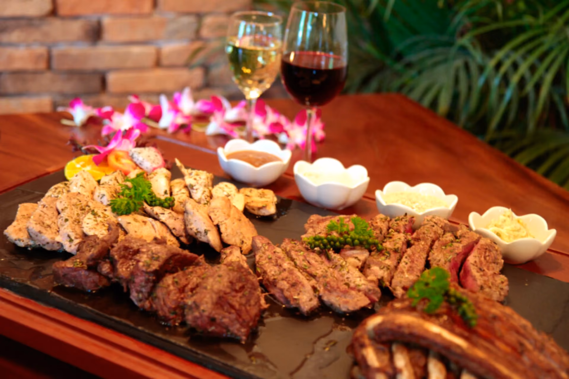 Warm, rustic ambience and hearty Western flavors—Carnivore is ideal for a cozy dinner.