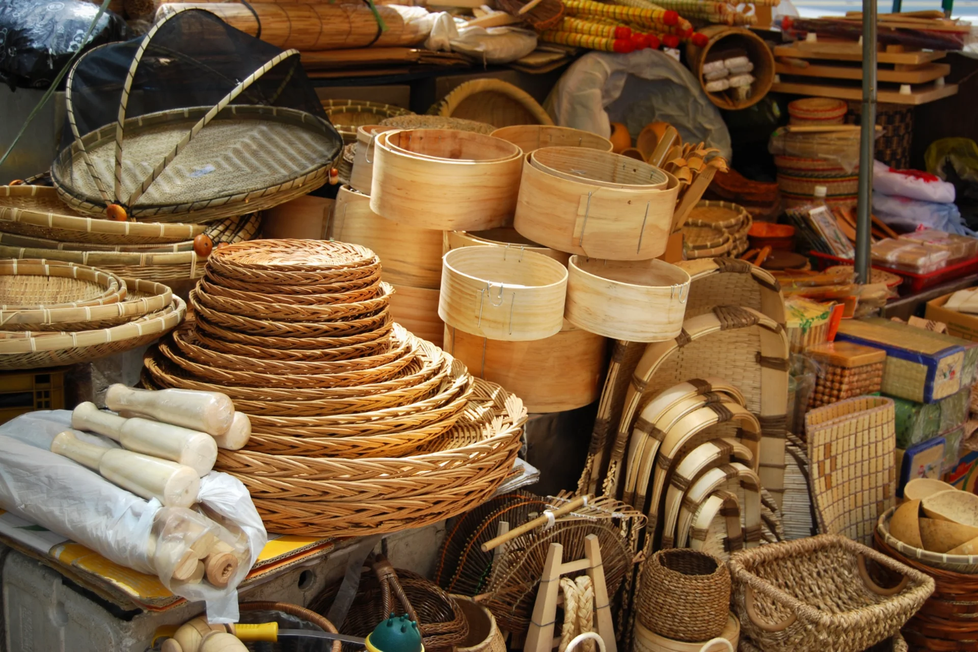 Discover local crafts, souvenirs, and unique finds — Bali’s flea markets are a treasure trove for shoppers.