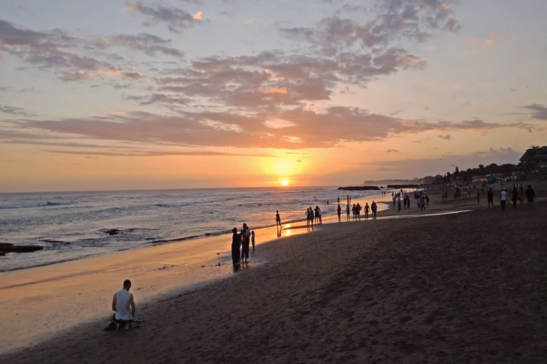 Beginner-friendly waves & a fun surf community — Batu Bolong is Canggu’s surf playground