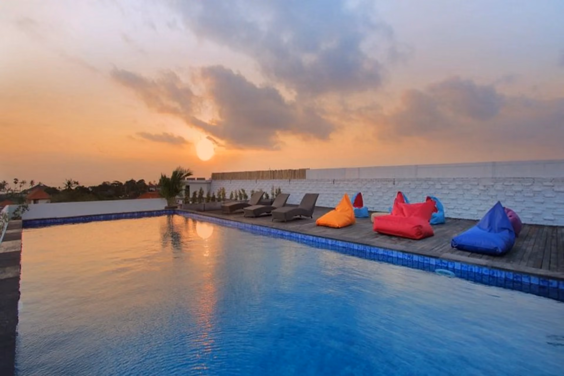 A cool, surf-inspired stay near Berawa — budget-friendly with community vibes.