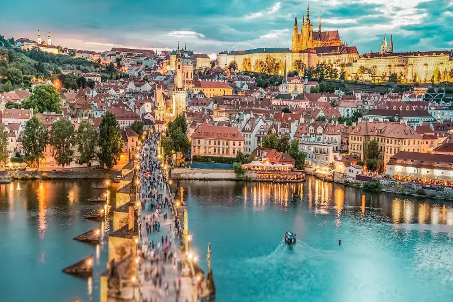 Prague’s historic streets glow with spring colors in May, offering relaxed sightseeing and charming old-town walks