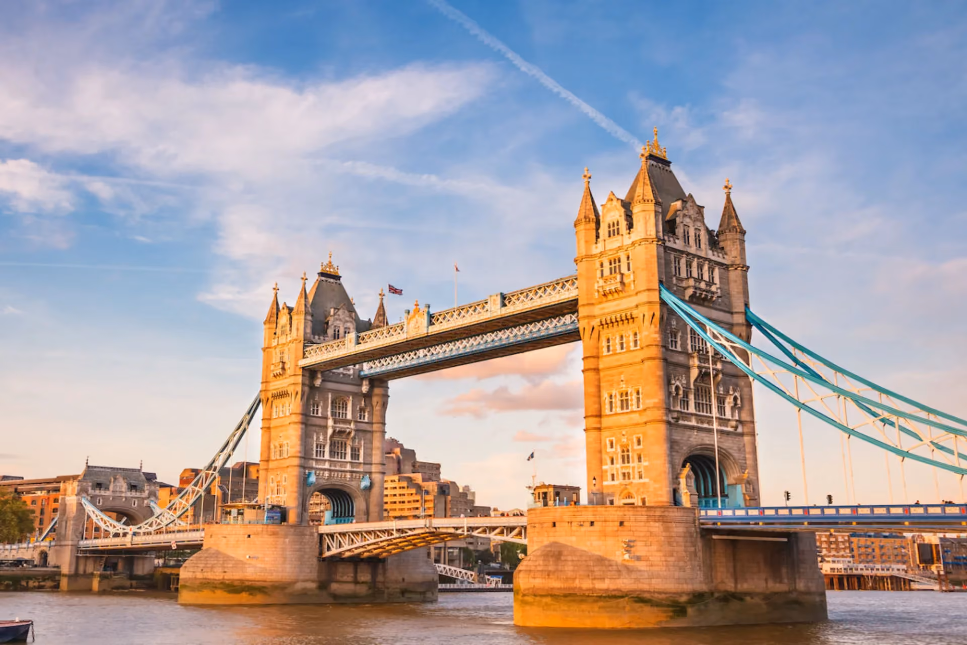 Summer festivals, green countryside, and long daylight hours make the UK lively and picturesque in July.
