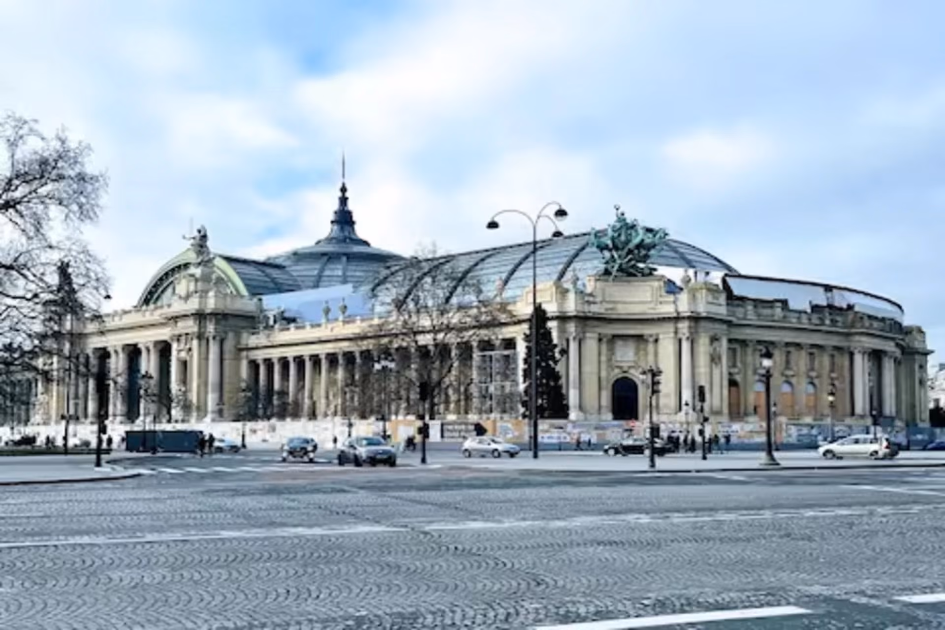 Best places to travel in May, France romantic spring destination