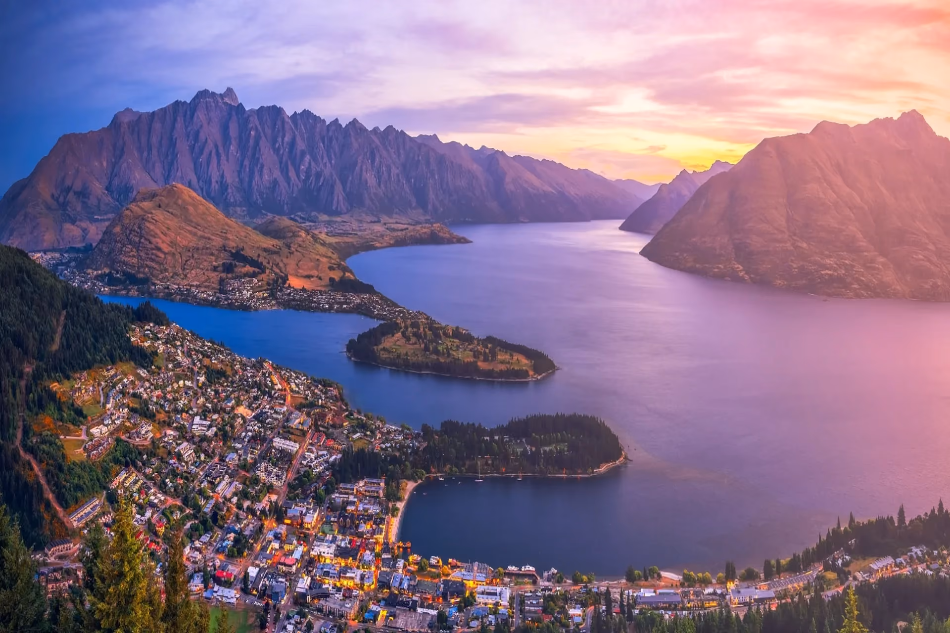 Best places to visit in New Zealand - Queenstown adventure activities and Lake Wakatipu scenic views