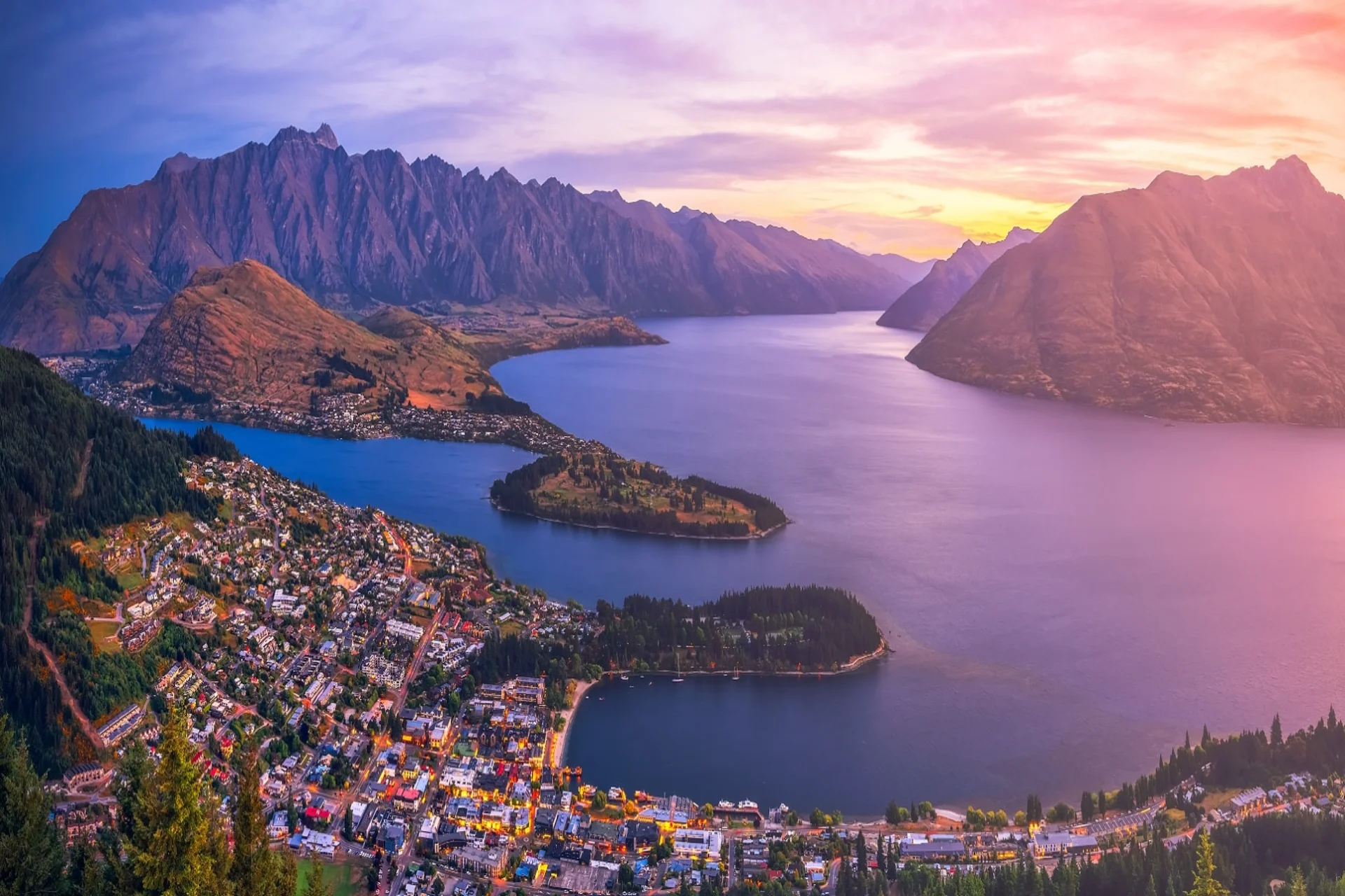 Best places to visit in New Zealand - Queenstown adventure activities and Lake Wakatipu scenic views
