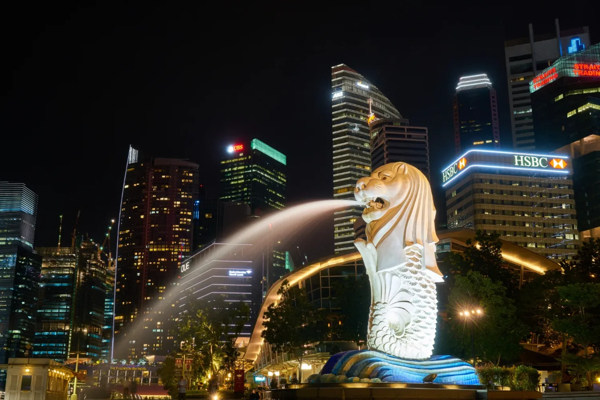 Singapore is among top luxury travel destination sites, offering modern architecture and elite urban experiences.