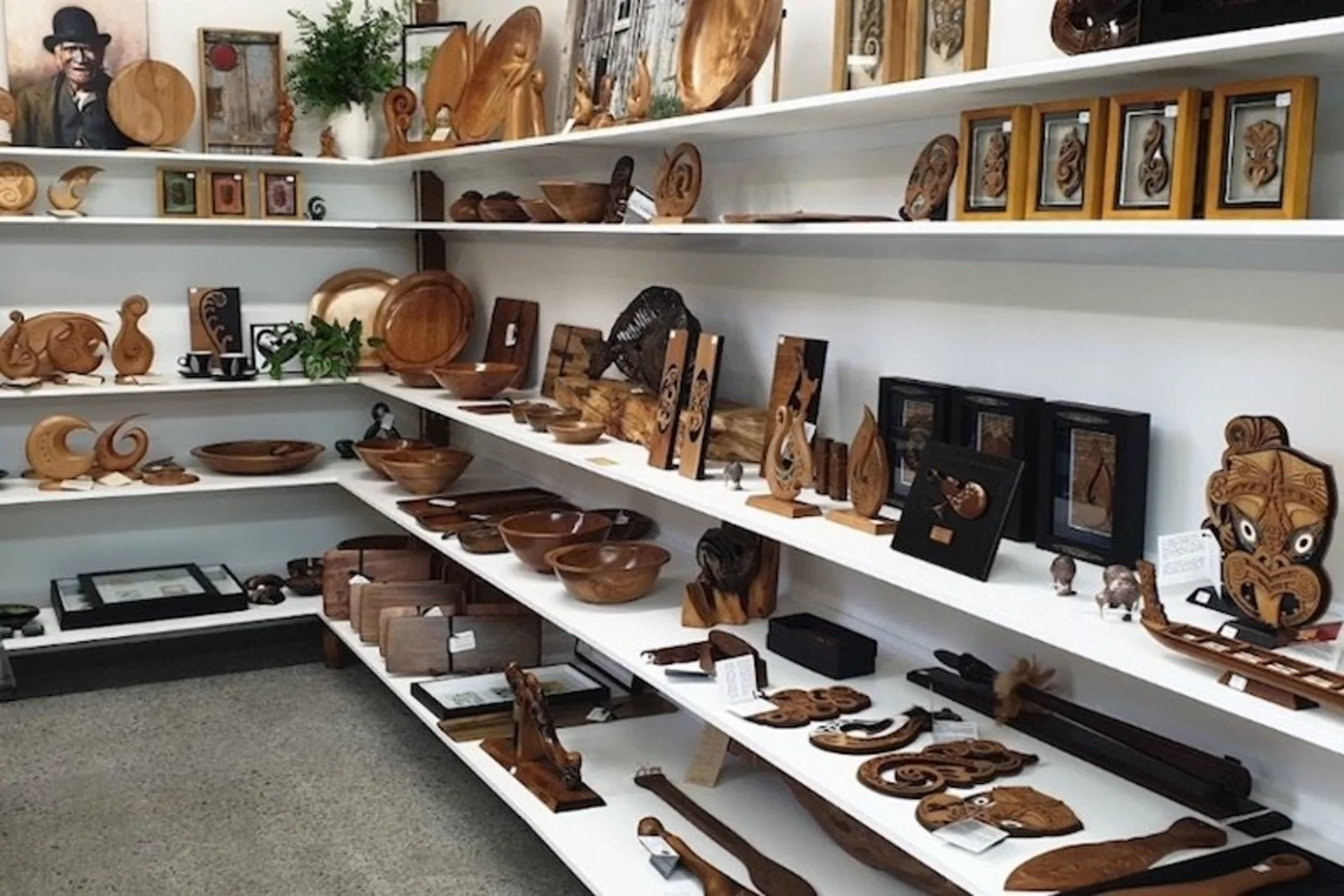 Local crafts enhance New Zealand for honeymoon souvenir shopping