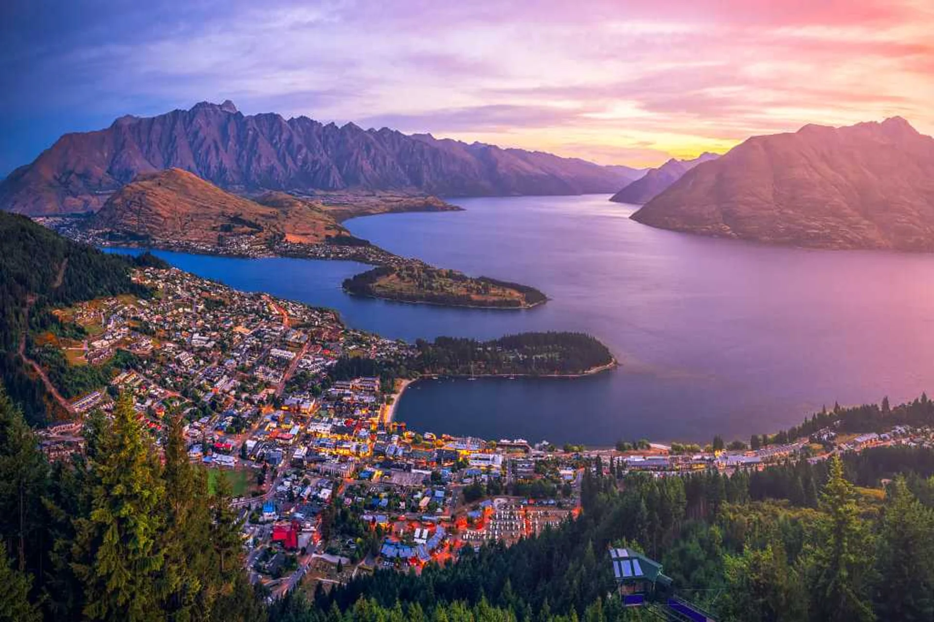 Best landscape places in the world New Zealand — an iconic best place in the world for scenic travel with majestic fjords, glaciers and rolling green hills
