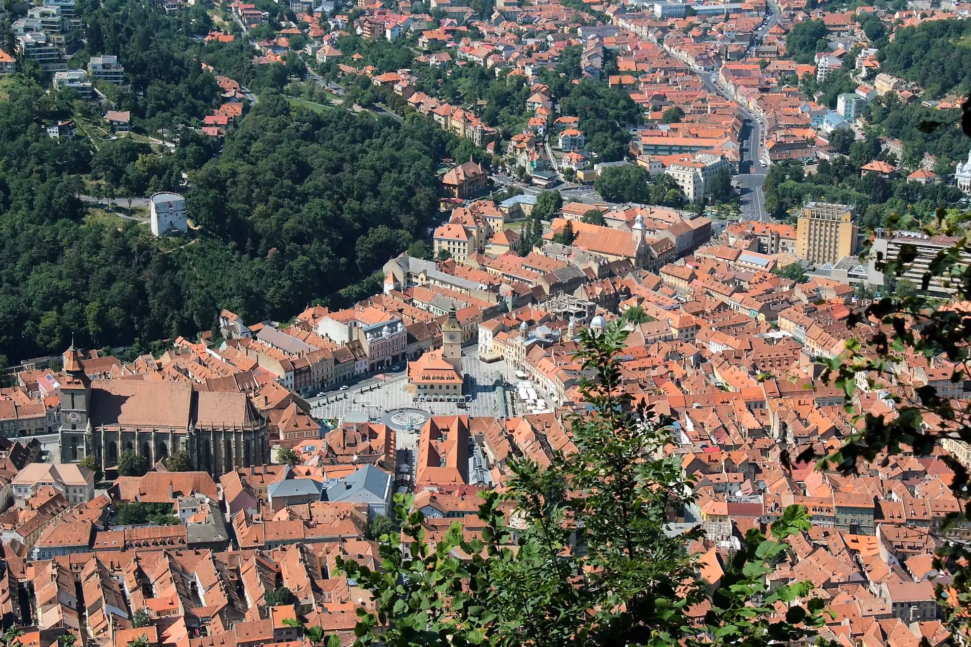 Best romantic destinations to visit in Romania with Transylvanian castles and charming old towns.