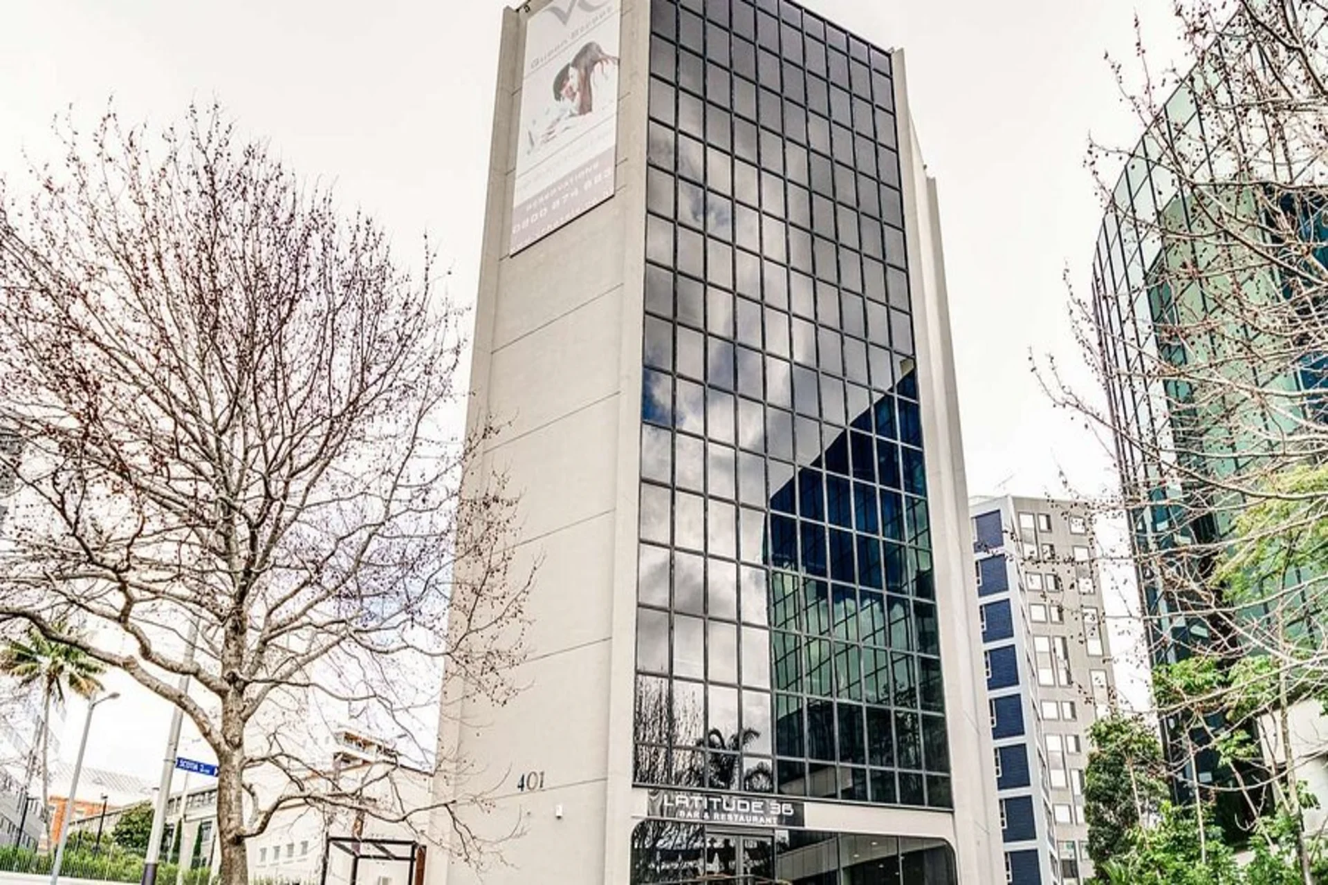 Right in the heart of Auckland — VR Queen Street makes your New Zealand cost of travel walkable, easy, and smart.