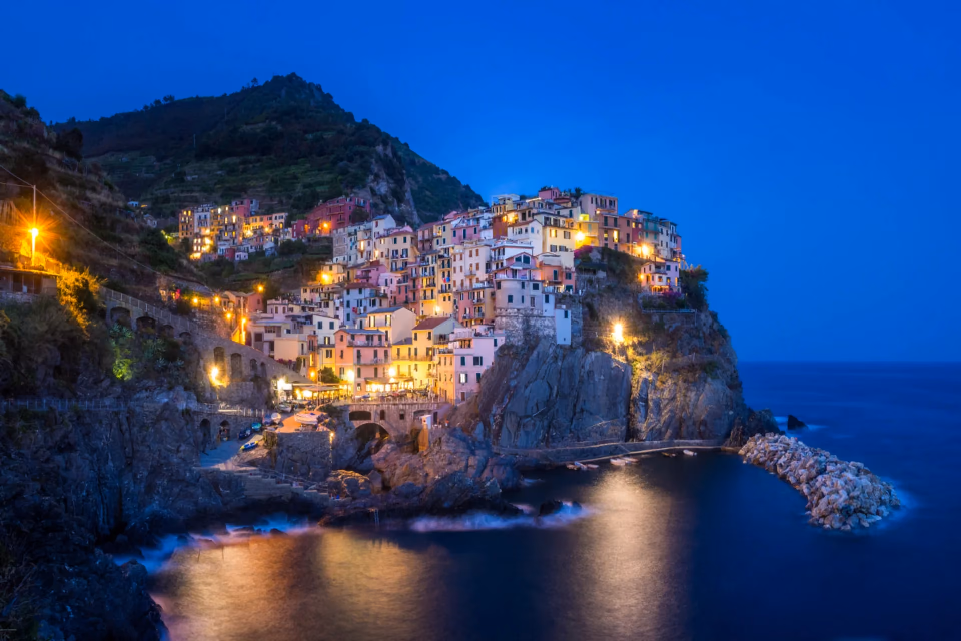 Best countries to visit in May – iconic cobblestone streets and blooming landscapes of Italy for a dreamy 7-day trip