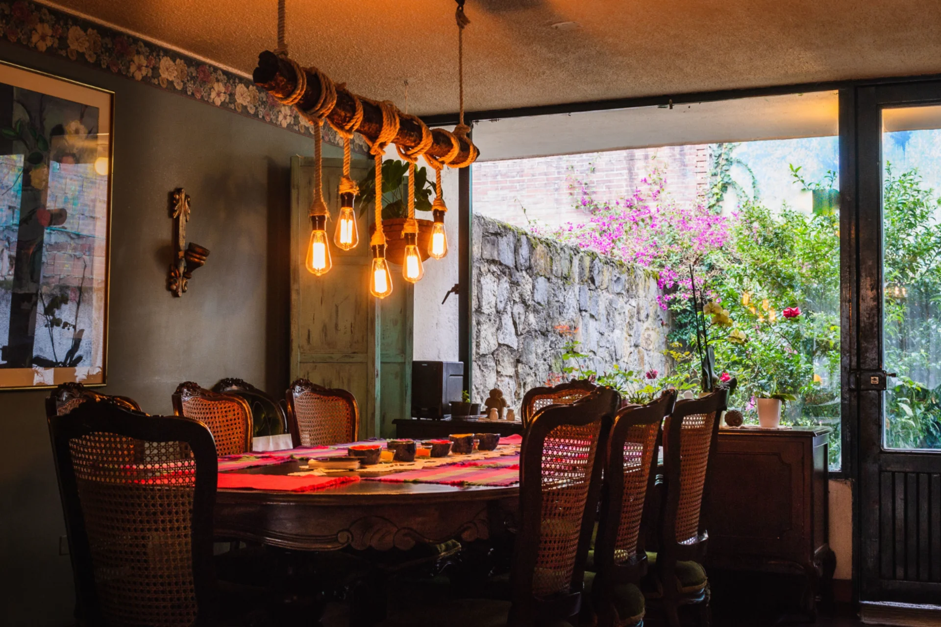 From intimate heritage-style dining rooms to casual street-side spots, Indian restaurants in both Vietnam and the Philippines offer a range of settings to satisfy your daily craving for home-style food.