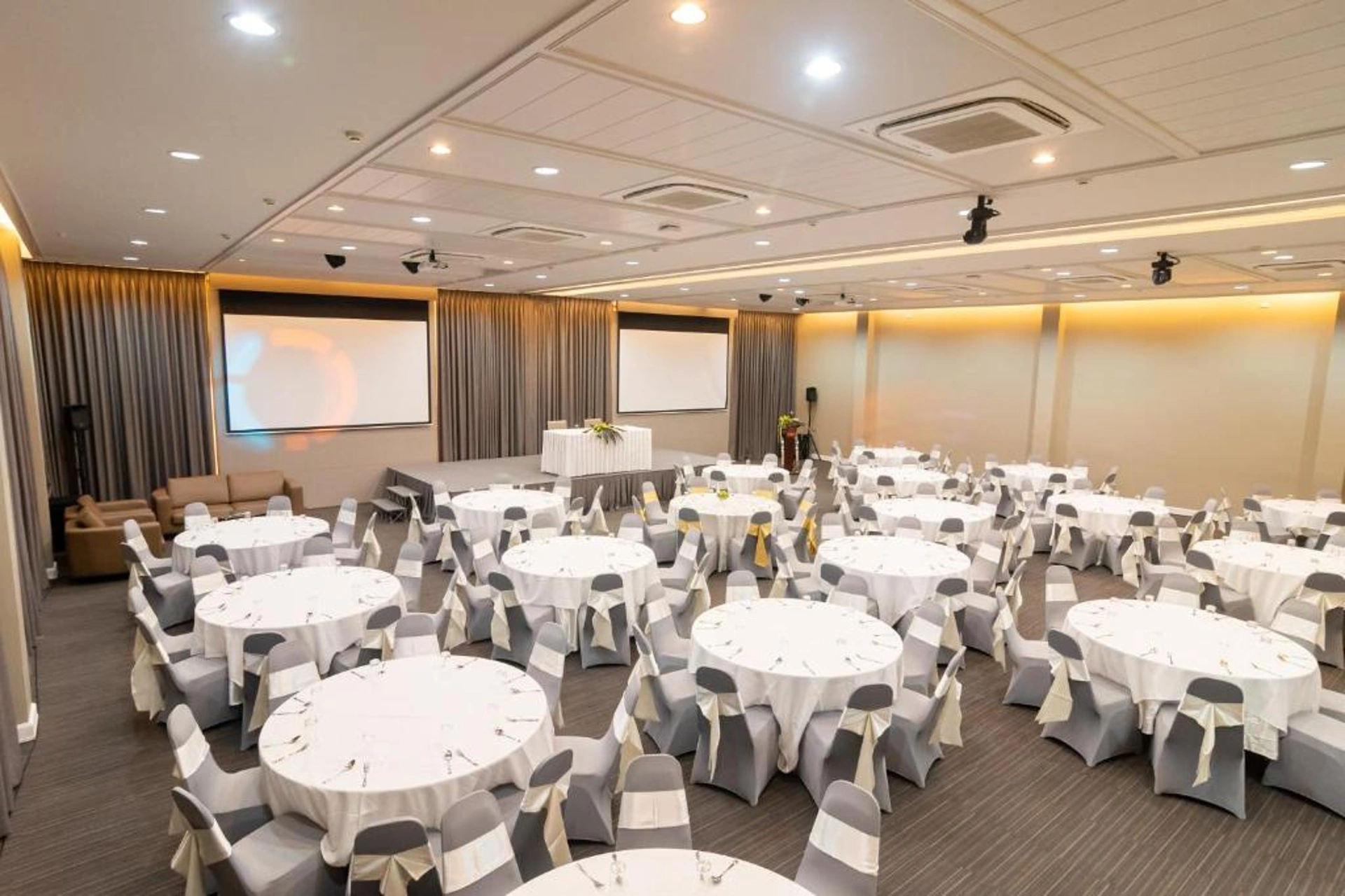 Budget-friendly hotel stay in Bangkok highlighting affordable accommodation in the Singapore vs Thailand what’s cheaper on your pocket comparison