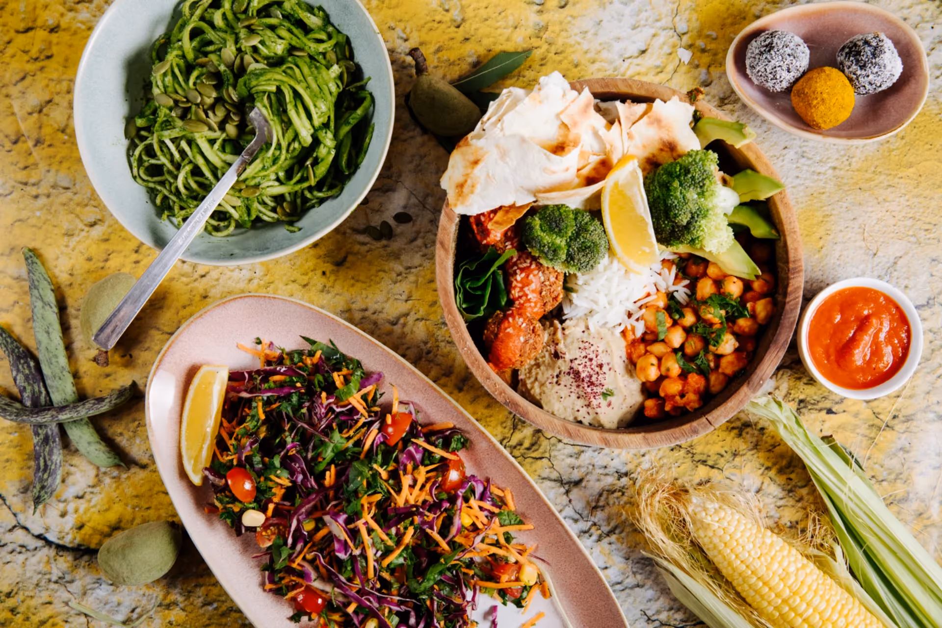 Vegetarian-friendly dining spread in Thailand for Indian travelers – Singapore vs Thailand Indian food options daily