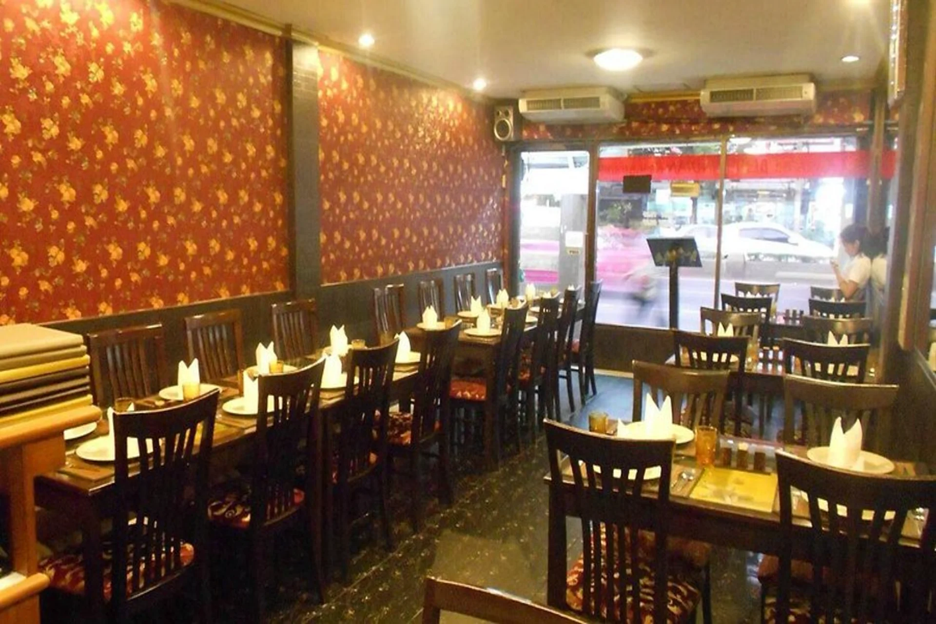 Exploring the availability of Indian restaurants in Malaysia vs Thailand for travelers who need Indian food daily.