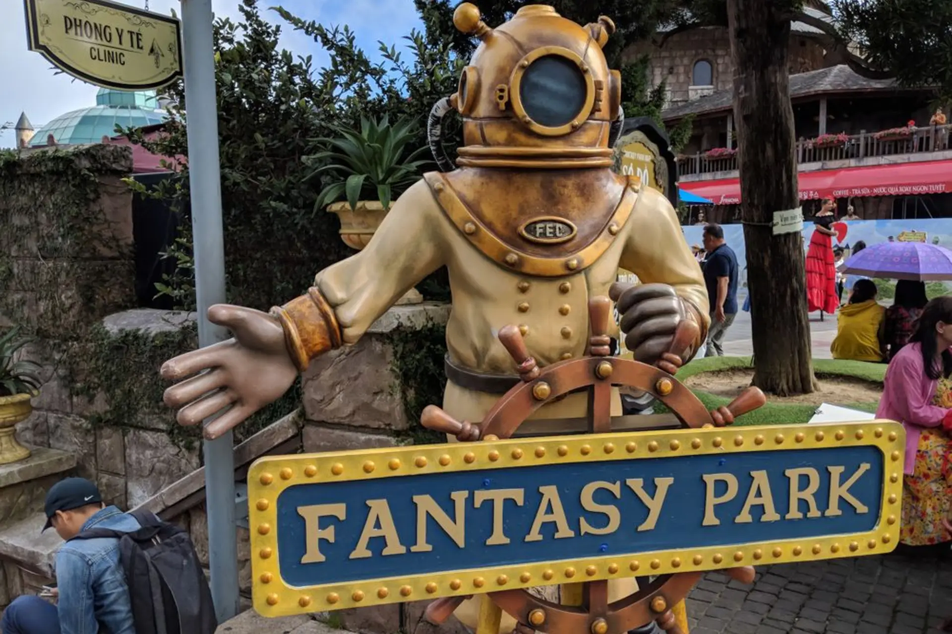 Diving helmet statue at Vietnam Fantasy Park entrance
