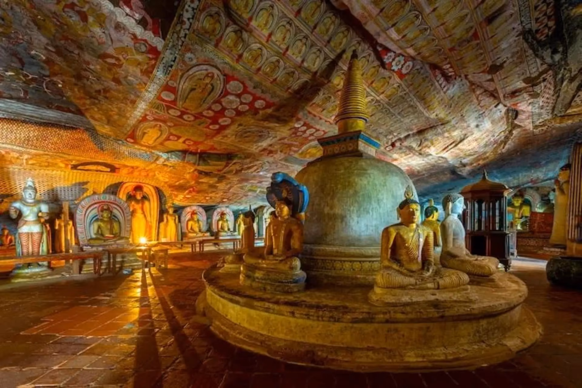 Golden Buddha statues inside Dambulla Cave Temple