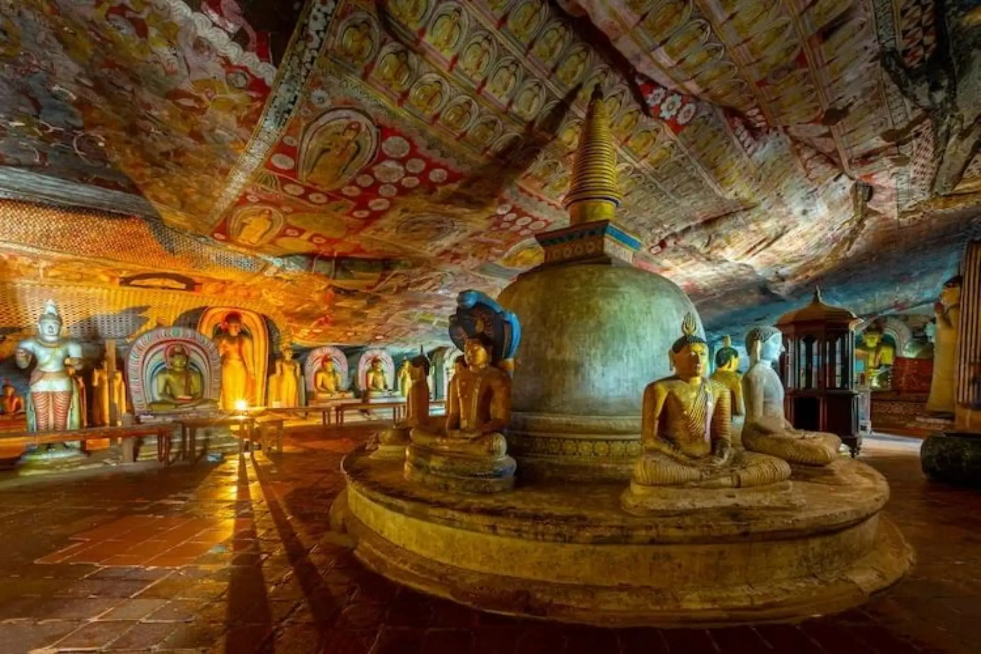 Golden Buddha statues inside Dambulla Cave Temple