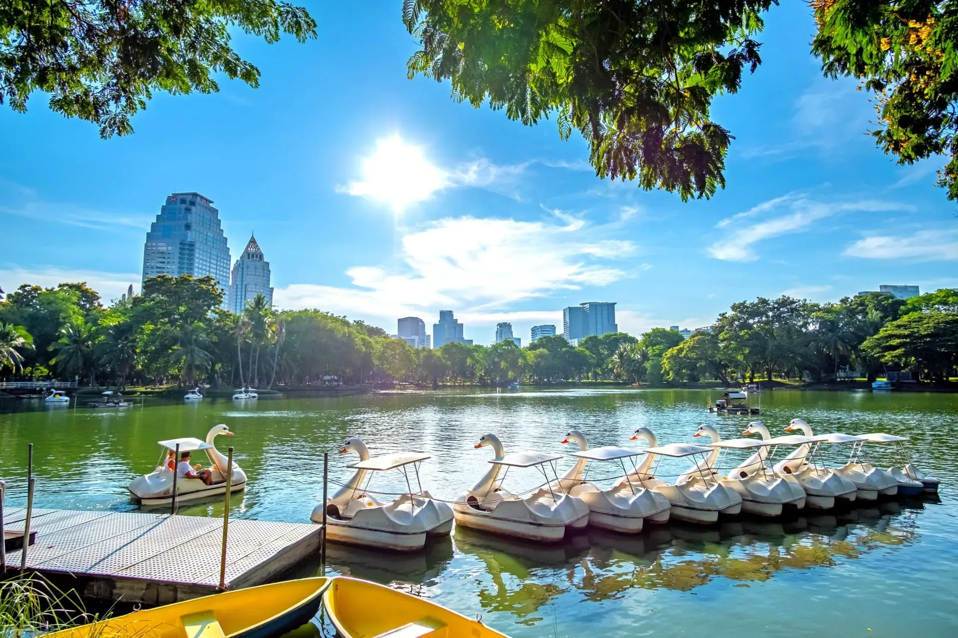 Thailand Done Offbeat: Lumpini Park