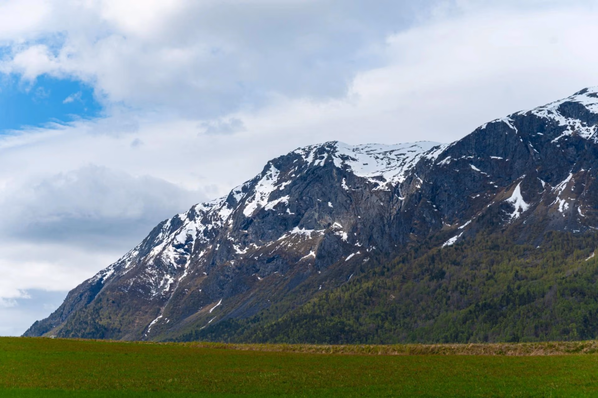 Kazbegi Mountains in Georgia with snow-capped peaks and scenic natural landscapes