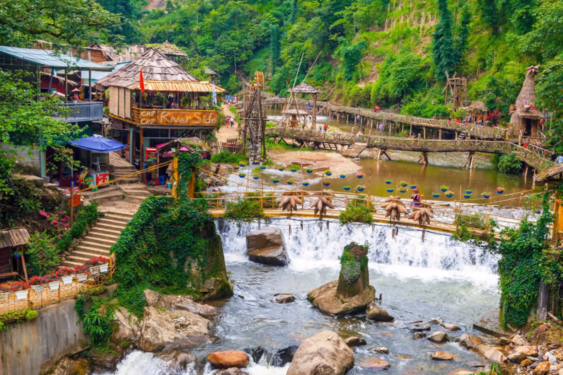 Trek to Cat Cat Village 